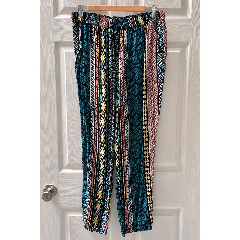 F21 Forever 21 Southwestern Aztec Print 100% Rayon Pants Loungewear Casual Soft
